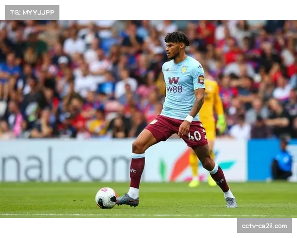 实时战报：维拉后卫明斯因实施战术犯规破坏对方反击，领到黄牌